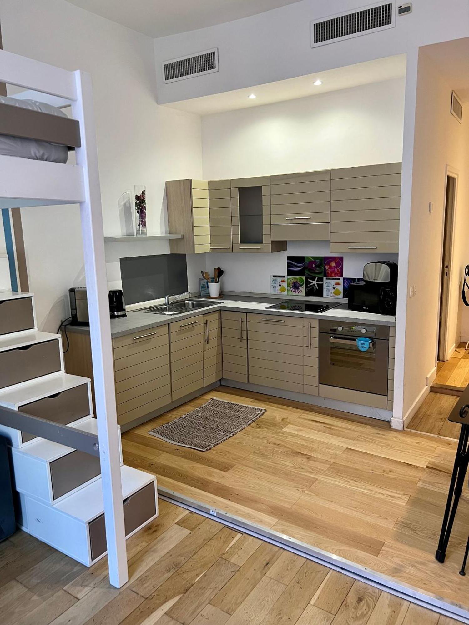 Jean Apartment